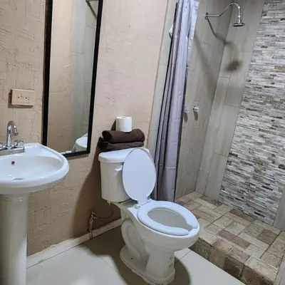 Un baño de Depa Loved, 15 min Consulado, 2 min Pza Alameda