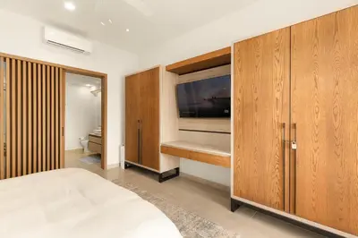 Plano de Stylish Summer 2BR Retreat w Pool & Beach Access