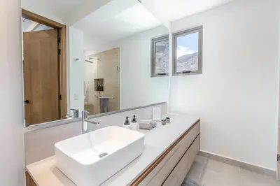 Un baño de Danzante Bay Oceanfront 2 BR Beach & Golf