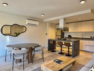 Una cocina o zona de cocina en Modern space in the heart of the historic center