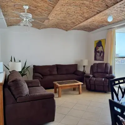 Quiet apartment with pool right on the beach
