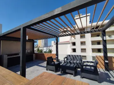 Un balcón o terraza de Arena walking distance from the beach
