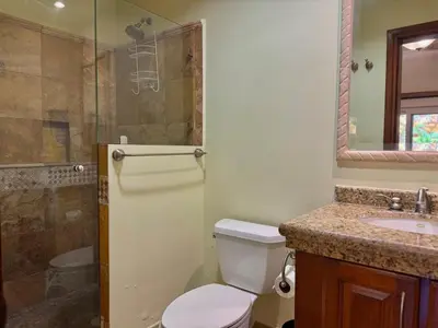 Un baño de Depa en EDM planta baja a pie de playa