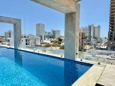 Piscina en o cerca de Loft a few blocks from the beach