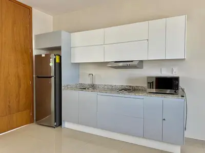 Una cocina o zona de cocina en Loft a few blocks from the beach