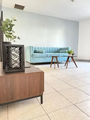Zona de estar de Casa con Jacuzzi cerca de Distrito 1