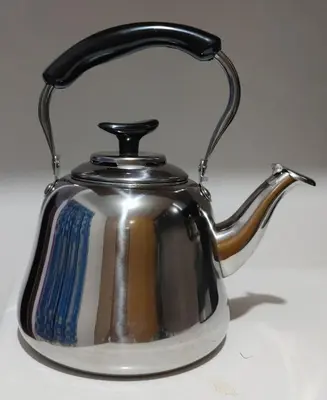Utensilios para hacer té y café en Connected House in Torreón