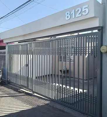 Plano de Casa linda y acogedora, a 3 min Distrito Uno