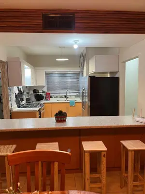 Una cocina o zona de cocina en Casa completa, Zona note tsm, 3 dormitorios, 1 baño completo y medio, asador y jardín