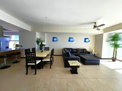 Zona de estar de Oceanview Luxury Condo at Peninsula Mazatlán