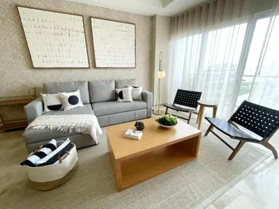 Zona de estar de Stunning Marina Condo with Pool Gym and Restaurant