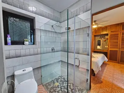 Un baño de Historic Home with Roof-top Terrace and Grill