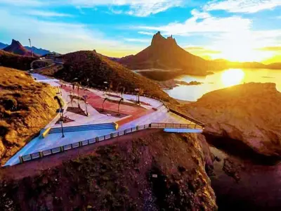 Paisaje cerca de este barco