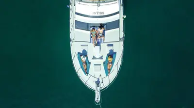 Paisaje cerca de este barco