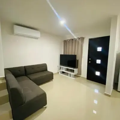Residencia completa cerca de zona norte