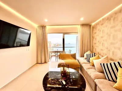 Zona de estar de Condominio de Lujo con Impresionante Vista al Mar