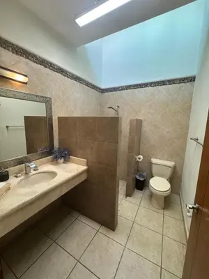 Un baño de Casa de playa, a pasos del mar