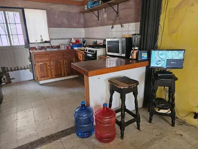 Una cocina o zona de cocina en Casa céntrica, segura y sencilla