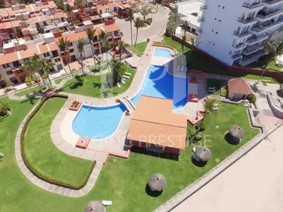 Piscina en o cerca de Hermosa casa de playa, alberca frente al mar