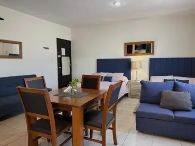 Zona de estar de Suite en el corazón de la Zona Dorada