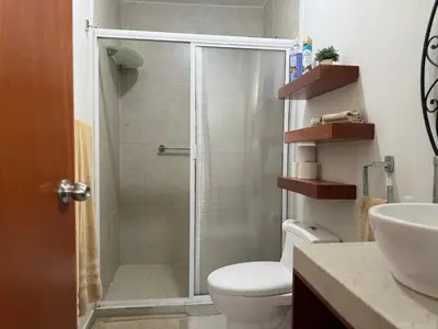 Un baño de Apartamento familiar a pocas calles de la playa