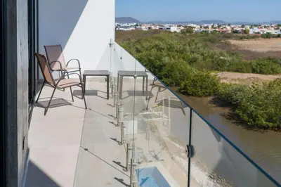 Plano de Modern Condo with Pool in Marina Mazatlan