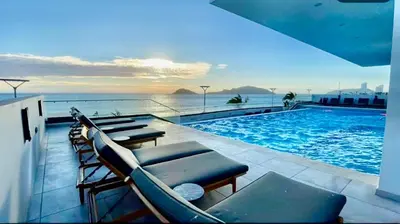 Piscina en o cerca de Sunrise & View