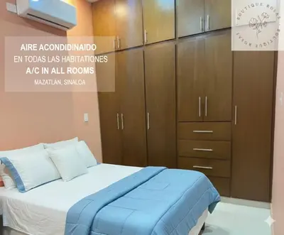 Cama o camas de una habitación en Golden Zone Gem 3-Suite Apt with Parking