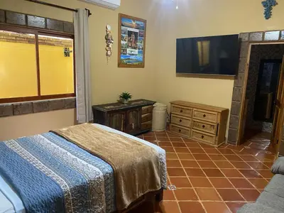 Cama o camas de una habitación en Suite Marlin - Walk to Beach & Town