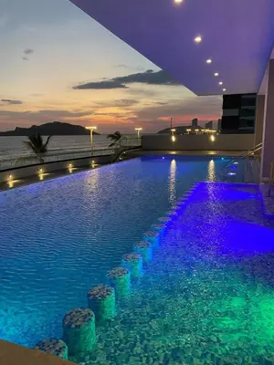Piscina en o cerca de Relax with panoramic ocean and city views