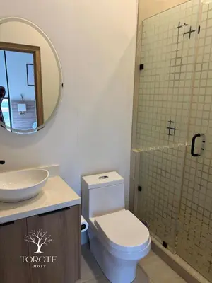 Un baño de Condominio Frente al Mar