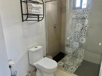 Un baño de Apartment Close to the Beach with Pool