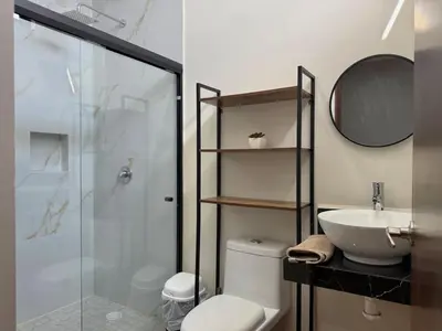 Un baño de Depa A unas calles de la Playa y Zona Dorada ByGPS