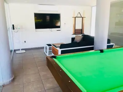 Una televisión o centro de entretenimiento en Marevento304