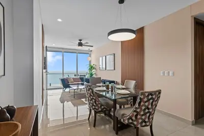 Zona de estar de 24K Propiedades 15th Floor Camino al Mar Beach Front King Bed