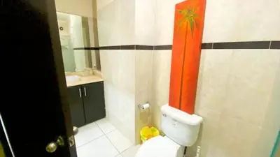 Un baño de Horizon Durazno #3 - Frente Mar y Malecón
