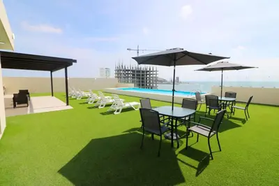 Plano de Ocean view 1 block from the malecon beach