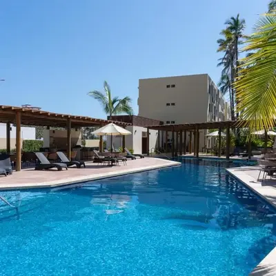 Beautiful apartment 1 block from the sea