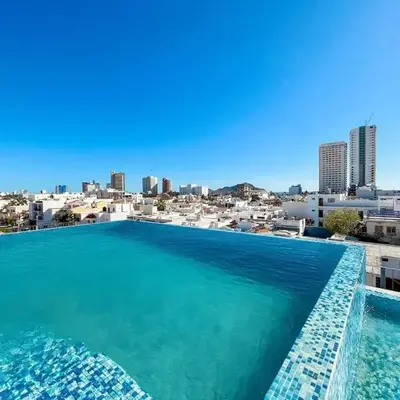 Charming Apartment w Pool 3 Blocks to Beach
