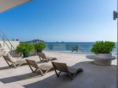 Plano de De lujo Con vista al mar en el Malecon