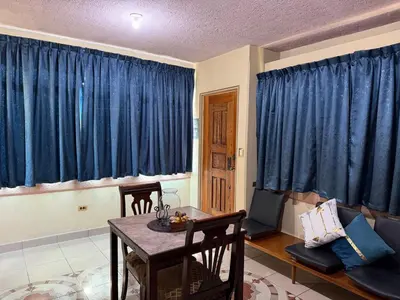 Zona de estar de Departamento Nuevo Céntrico con vista hacia la catedral