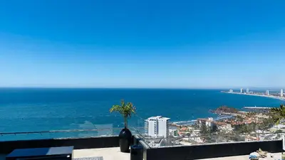 Vista general del mar o vista desde la casa o chalet