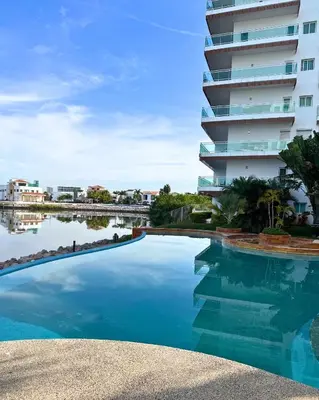Piscina en o cerca de Marina Mazatlán Getaway, Terraza & Comodidad