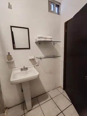 Un baño de Alojamiento Céntrico con todas las comodidades