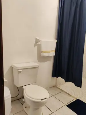 Un baño de Alojamiento Céntrico con todas las comodidades