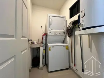 Una cocina o zona de cocina en Promo-2BR-Luxe Dept-1 Min Walk to Beach-Sleeps 6
