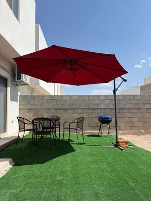 Un patio o zona al aire libre en Modern House with Mini-Splits