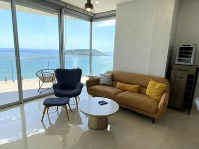 Plano de Camino al Mar, beach front luxury condo, 3 bedrooms