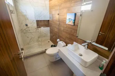 Un baño de Manzara 153 hermoso departamento