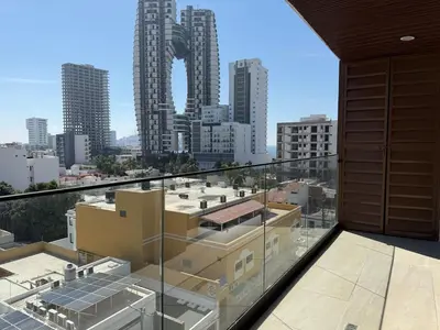 Un balcón o terraza de A Unas Calles del Malecon, Con Alberca en el Roof